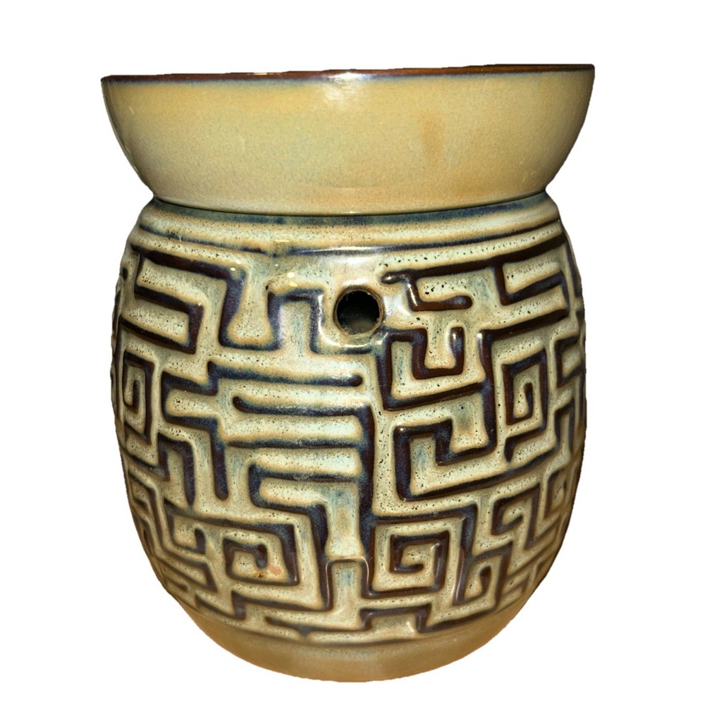 Scentsy Labyrinth Green Maze Full Size Warmer Ceramic Crock Pot Design Retired